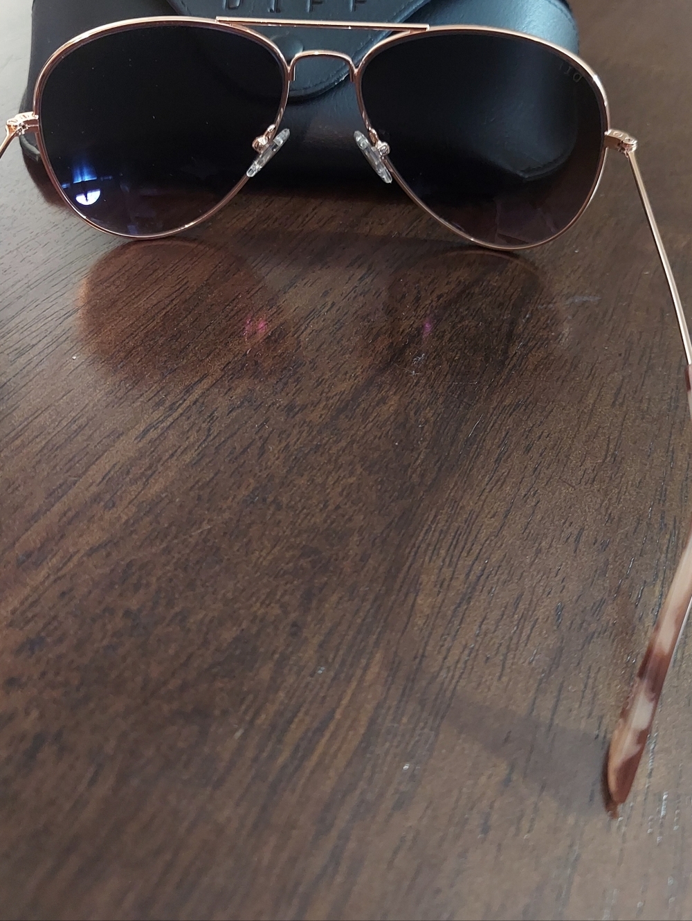 New Diff eyewear "Cruz" aviator gold gradient lens sunglasses. - Picture 3 of 5